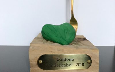 Der Pokal „Goldene Kindergabel 2019“ geht an die KITA „Ringelblume“ in Erfurt